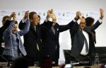 Svetoví lídri schválili novú klimatickú dohodu