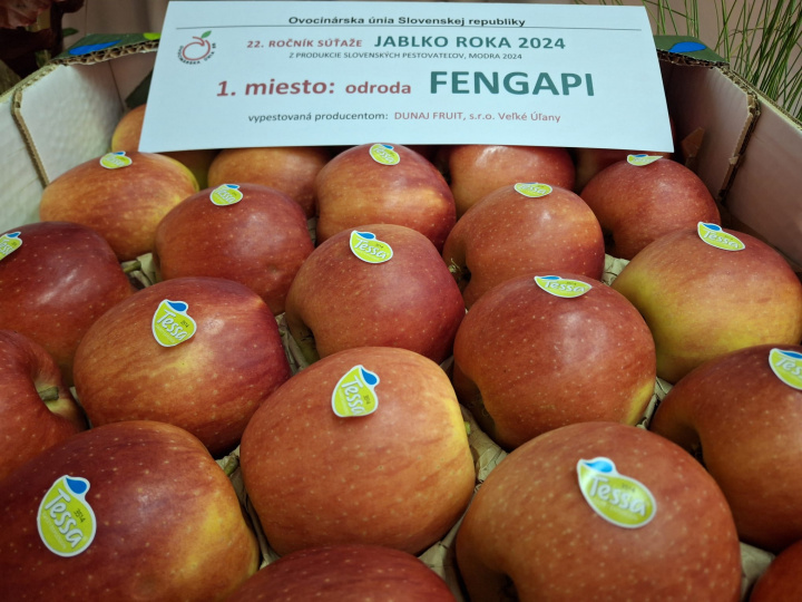 Jablkom roka 2024 je odroda Fengapi 